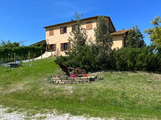 Bed And Breakfast Casale Del Sole Castellina Marittima Bagian luar foto